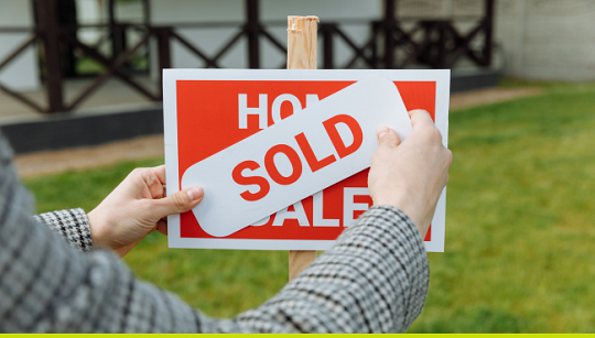 Legal Pitfalls to Avoid When Selling a Home